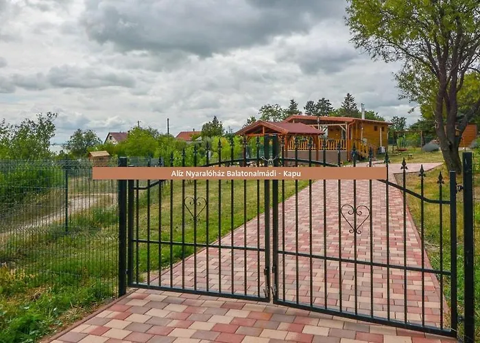 Aliz Nyaralohaz בית נופש *