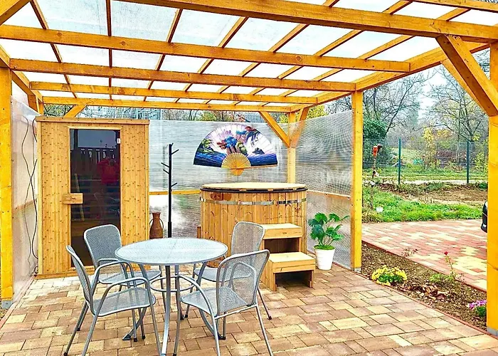 Aliz Nyaralohaz * Balatonalmádi